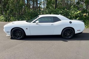 Dodge Challenger RT Scat Pack 2020 Usado en Excelentes Condiciones, Preparado de Fábrica para Carreras de Drag, 11 mil Millas, Motor Hemi V8 de 6.4 Litros - Product Image 3
