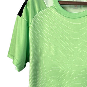 เสื้อฟุตบอลผู้ชายสไตล์เรโทรแบบกำหนดเองสำหรับการฝึกซ้อมในฤดูหนาว พร้อมบริการ OEM ชุดกีฬาตาข่าย - Product Image 6