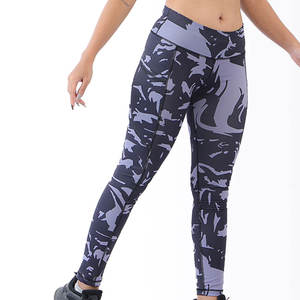 2025 femmes Sublimation Fitness Legging dans différentes tailles cravate teinture Style femmes Legging dames fabriqué au Pakistan - Product Image 2