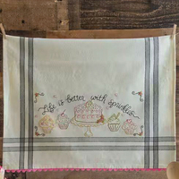 Serviette de cuisine en coton blanc classique White Elegance Premium avec broderie ethnique artisanale pour des traditions domestiques intemporelles