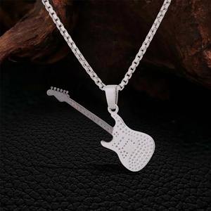Collar con Colgante de Hip Hop con Diamantes de Imitación VVS de Edición Limitada, Diseño de Guitarra en Plata 925 Chapada en Oro para Hombre - Product Image 5