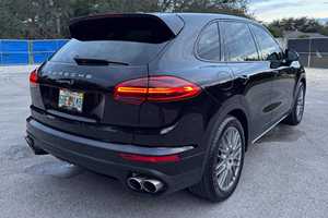 Porsche Cayenne S Twin-Turbo V6 d'occasion 2016 - Product Image 2