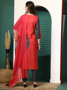 Último Diseño Tradicional Indio Moderno, Kurtis Listo para Usar en Rayón con Estampado Floral, Corte en A, Lavable a Máquina, Pantalón y Dupatta de Corte Recto, Talla Regular - Product Image 4