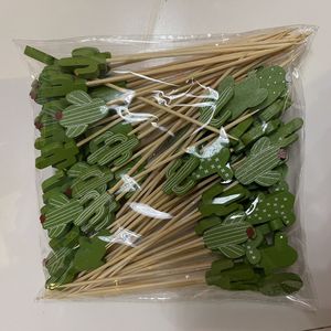 100 pezzi di stuzzicadenti in legno stampati in bambù da 5 pollici per feste di matrimonio monouso in plastica senza Cactus - Product Image 2