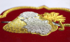 2025 sur mesure Top qualité fait à la main broderie Bullion Badges nouveau Style Oem Service sergé tissu brodé Badges à vendre - Product Image 3