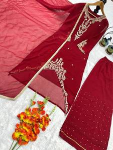 Salwar Kameez de diseño con borde recto en tela de georgette sintética gruesa de color rojo y negro para usar en las noches de Sangeet o cenas de Eid. - Product Image 3