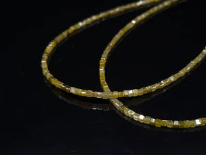Cuentas de cubo facetadas naturales de diamante amarillo, collar de cuentas de piedra con forma de caja brillante - Product Image 3