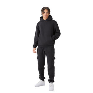 Dernier design de survêtement cargo pour homme adulte, couleur noire, coupe ajustée, polaire, jogging, course à pied, survêtement avec poche kangourou - Product Image 1