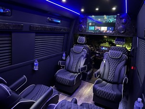 ข้อเสนอสุดพิเศษ ปี 2024 เมอร์เซเดส-เบนซ์ สปรินเตอร์ 2500 AWD ทรานส์ฟอร์เมอร์ 144WB 10 ที่นั่ง เกียร์อัตโนมัติ - Product Image 3