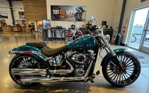 Moto Cruiser Breakout 1500cc Instant Marketing 2026 pour Adultes avec EFI, ABS et Fonctionnalités Touring Premium - Product Image 1
