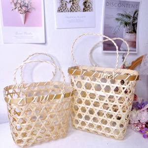 Panier cadeau en bambou naturel fabriqué au Vietnam - Product Image 1