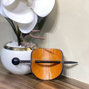 Pasadores de pelo de diseño de cesta de cuero genuino occidental de alta calidad para mujer - Product Image 4