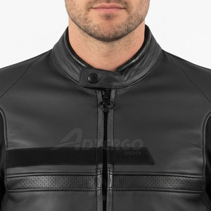 Chaqueta de moto para hombre con múltiples bolsillos, protectores y diseño de ajuste seguro. - Product Image 6