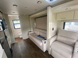 Autocaravana de Lujo Tiffin Motorhomes Wayfarer 2021, Blanca, Estándar de Emisiones Euro 5, Capacidad para 4-6 Personas, Experiencia de Camping Óptima - Product Image 6