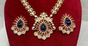 Collier et boucles d'oreilles de mariée en laiton Glamorous Kundan sertis de diamants américains de haute qualité pour les mariages et les fêtes - Product Image 3