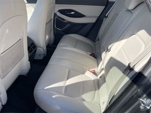 Gran Oferta: Jaguar E-PACE P250 SE AWD 2019, Impecable, Listo para Enviar - Product Image 4