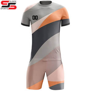 Vente en gros kit de football d'équipe personnalisé par sublimation jeu complet de maillots de football de couleur personnalisée vierge uniforme de football - Product Image 1