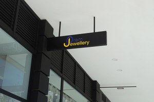 นาฬิกาเพชรโมอิสซาไนต์คุณภาพสูงสุด ราคาโรงงาน นาฬิกาเพชรโมอิสซาไนต์ DEF ประดับเพชรเต็มเรือน - Product Image 3