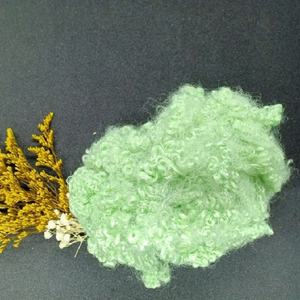 Prix d'usine Fibres de polyester en vrac 100% vertes de qualité HCS 15D certifiées GRS OEKO-TEX pour rembourrage de coussins textiles de maison - Product Image 4