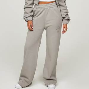 Survêtements à capuche gris à logo brodé personnalisé, très vendus, pour femmes, vêtements de rue, costumes pour femmes, hiver - Product Image 3