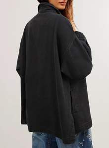 แจ็คเก็ตยีนส์แขนยาวทรงหลวมแบบมีรูระบายอากาศ สไตล์แฟชั่น ล้างสีอ่อน สำหรับผู้หญิง ขายส่ง รับสั่งทำ - Product Image 2