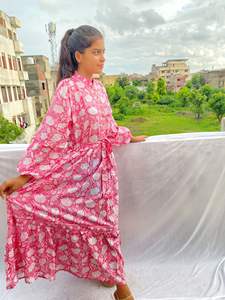 Hermoso Vestido corto con estampado Floral para siempre, diseño de cuello vuelto, tamaño Mini, precio al por mayor, patrones, tela que se adapta a la silueta - Product Image 5