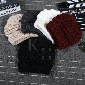 Gorro de punto unisex | Gorro de invierno elástico suave para hombres y mujeres, | Gorro de punto de color sólido cálido y elegante - Product Image 2