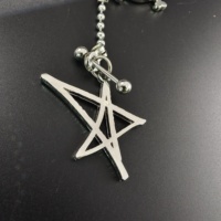 Vente en gros d'usine, porte-clés personnalisé en alliage, plaqué argent brillant, pentagramme foncé |   Club Punk, Événement Gothique & Souvenir Cadeau Alternatif