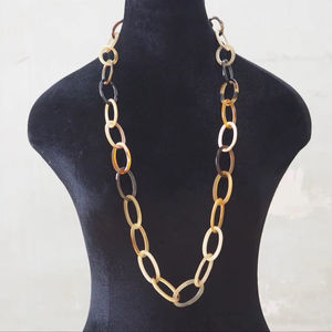 Collar de Lujo Hecho a Mano con Cuerno de Búfalo, Joyería Natural y Sostenible para Mujer, Alta Calidad - Product Image 1