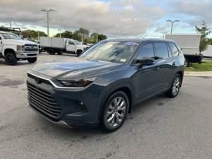 Limpio de segunda mano 2024 Toyo_ta Grand Highlander Limited FWD - Product Image 3