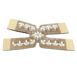 Partes superiores de sandalias y pantuflas de verano con pedrería, muy vendidas, suministro directo de fábrica, accesorios de procesamiento semiacabados - Product Image 1