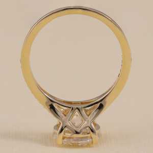 แหวนหมั้นเพชรทรงกลมเพาะเลี้ยงในห้องปฏิบัติการ พร้อมวงแหวนแบบแยกส่วน ตัวเลือกเงินสเตอร์ลิง/ทอง/แพลตตินัม ความใสระดับ VS1/VS - Product Image 2