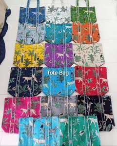 Jaipuri กระเป๋าสะพายข้างพิมพ์ลายดอกไม้, กระเป๋าใส่ไปทะเลสไตล์โบโฮสำหรับเล่นโยคะสายรัดด้านข้างทำจากผ้าฝ้าย - Product Image 5