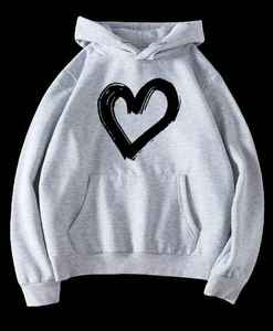 Sweat à capuche 100% coton pour hommes, rouge avec coeur noir imprimé, sweat-shirt polaire personnalisé à la mode pour l'hiver Taille XS - Product Image 4