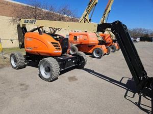 รถกระเช้าบูมยกแบบปรับทิศทางได้ JLG 600AJ สำหรับขายในสหรัฐอเมริกา | รถกระเช้าบูมลิฟท์ JLG 600AJ แบบยืดหดได้ ราคาโรงงาน - Product Image 2