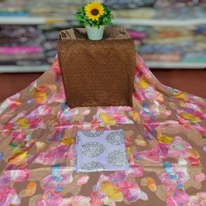 Vestido Dirac de Jacquard Tejido Farnsavi con Bordado de Seda y Diseño Floral Estampado, Tela Suave para Niñas, Ideal para Bodas/Ocasiones Especiales - Product Image 5