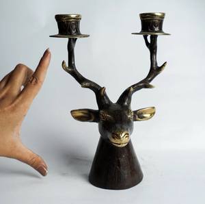 Sculpture de cerf vintage candélabre en bronze cerf bougeoir avec capacité de 2 bougies pour les occasions de Noël - Product Image 4