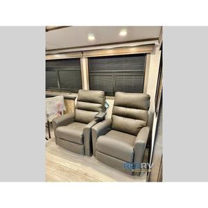Accesorios Interiores para Autocaravana Keystone RV Montana 3231CK Modelo 2025, Nuevo Modelo de 37 pies y 5 pulgadas con Cama King Size - Product Image 6