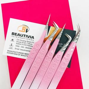 แหนบต่อขนตาแบบมืออาชีพ ลายหัวใจสองสี ผลิตจากเหล็กที่ยั่งยืน จับถนัดมือ แหนบเสริมความงาม รับผลิตแบรนด์ส่วนตัว - Product Image 2