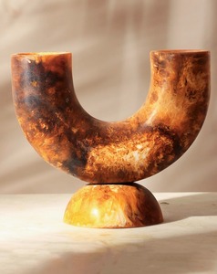 Vase rond en résine de haute qualité fait à la main moderne couleur vert clair doux Pot de fleur au design unique par faizacraft - Product Image 2