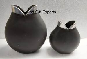 UrbanBloom, decoración contemporánea para el hogar, jarrón de Metal, diseño rústico moderno y elegante con exhibiciones florales hechas a mano de aluminio y hierro - Product Image 3