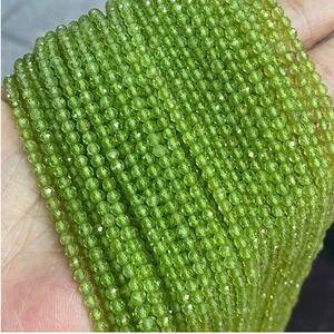 Cuentas de Peridoto Verde Natural Pulido Microfacetado de 2mm/3mm, 15.5'' - Cuentas Sueltas Semipreciosas Energéticas para Uso en Bolígrafos - Product Image 1