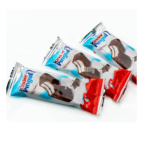 มันมีช็อคโกแลตในหลายชั้นรวมถึงการเคลือบช็อคโกแลตและไส้นมครีม - Product Image 5