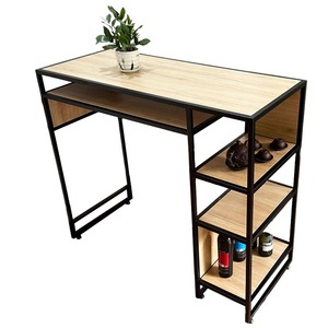 Mesa Alta Multifuncional de Estilo Industrial con Estantes de Madera Contrachapada y Patas de Hierro, 4 Compartimentos para Bar en Casa, Bodega y Centro Comercial - Product Image 1