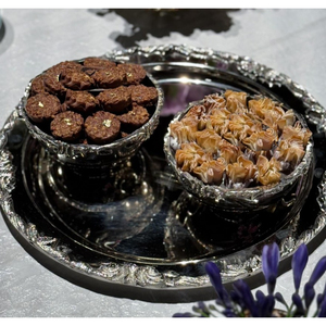 Bol à chocolat en métal argenté fait à la main bol de service de bonbons au chocolat de table fabuleux parfait pour les occasions spéciales et les événements - Product Image 2