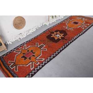 Alfombra Turca Herki de 3.1x10.4 pies, Alfombra de Lana Vintage con Diseño Floral Naranja - Product Image 2