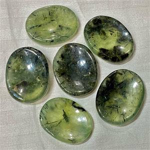 Precio al por mayor Prehnite Thumb Worry Stone Cristal tallado natural Worry Stone Ágata Potente piedra preciosa curativa Worry Stone - Product Image 5