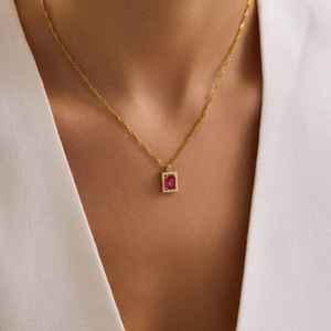 Collier personnalisé délicat avec pendentif rectangulaire en rubis baguette, en argent sterling 925 plaqué or 14 carats, cadeau - Product Image 2
