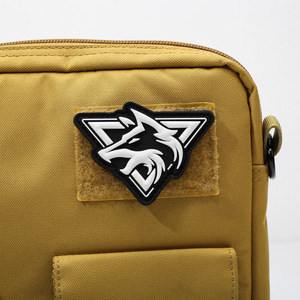 Tête de loup brodée/PVC badges tactiques autocollant 3D boucle de couture à repasser pour chapeau tissu divers y compris rectangle fleur coeur - Product Image 3