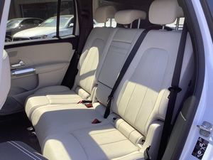 Mercedes-Benz GLB 250 SUV 4MATIC Crossover 2024 Usado en Buen Estado - Product Image 3